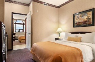 Ramada Hotel & Suites Metrotown