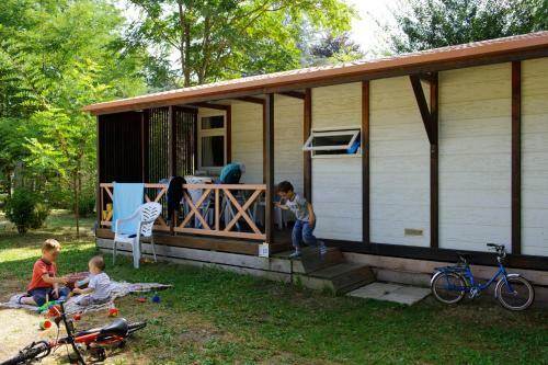 Camping Village L'apam�e