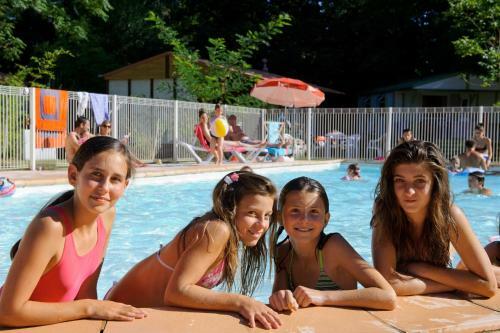 Camping Village L'apam�e