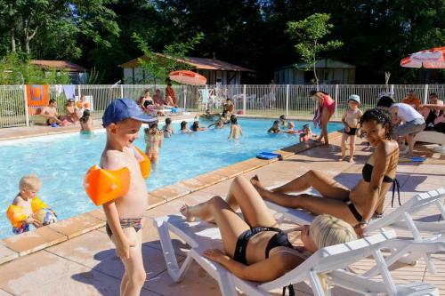 Camping Village L'apam�e