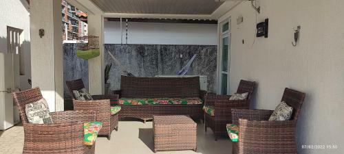 Casa Confort�vel, Pr�ximo A Praia, Ar Condicionado, Piscina.