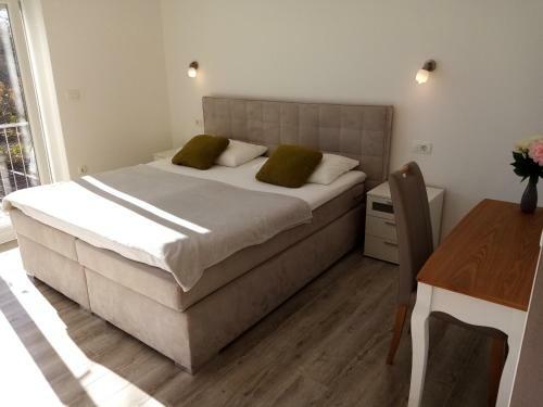 Apartamentos House Nino