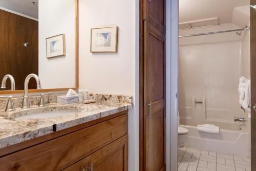 Woodside Dream 303a