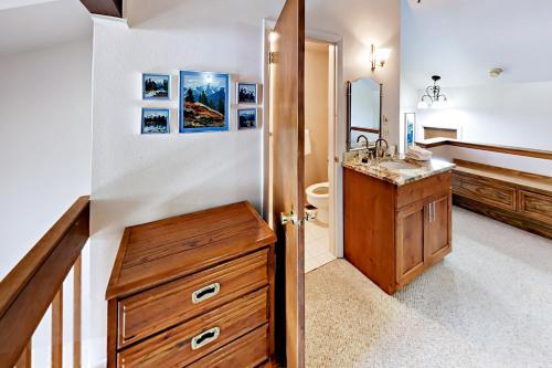 Woodside Dream 303a
