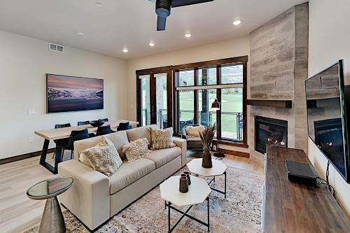 Blackstone Manor 2i