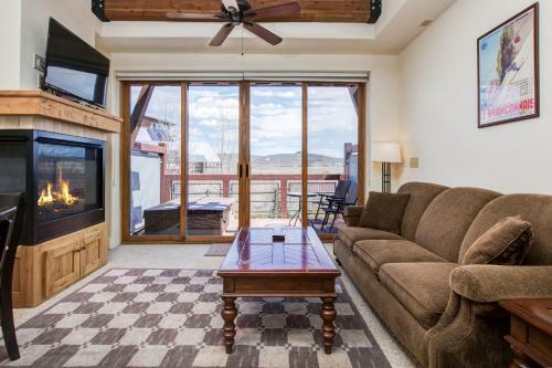 Newpark Townhomes 28