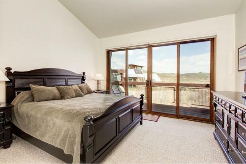 Newpark Townhomes 28