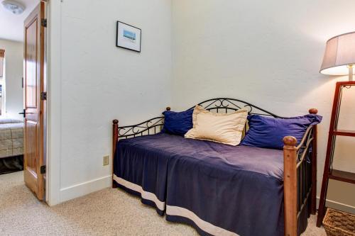 Newpark Townhomes 28