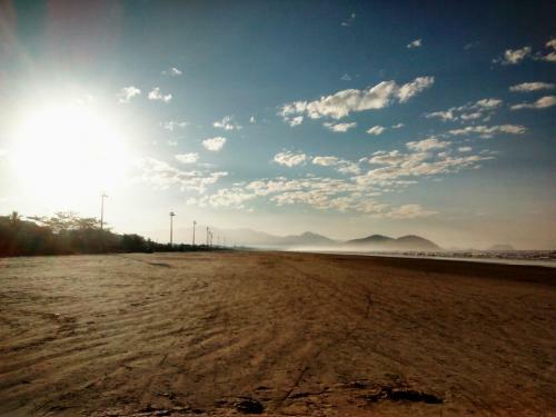 Apartamento Boraceia 200 Metros Da Praia, Com Ar Condicionado