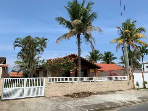 Casa Para Alugar Em Bertioga - Piscina, Wifi E Churrasqueira