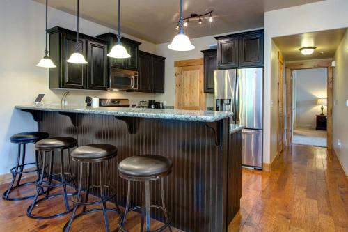 Bear Hollow Village Unit 1202