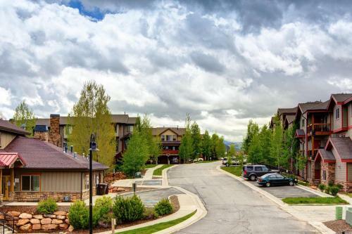 Bear Hollow Village Unit 1202