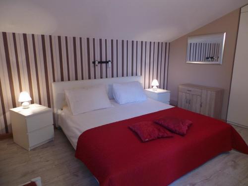 Apartamento Holiday Home In Icici 15638