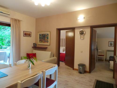 Apartamento Holiday Home In Icici 15638