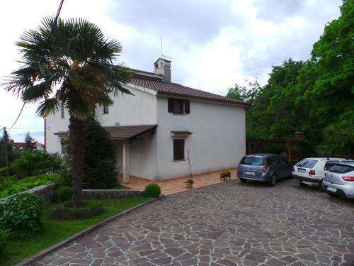 Apartamento Holiday Home In Icici 15638