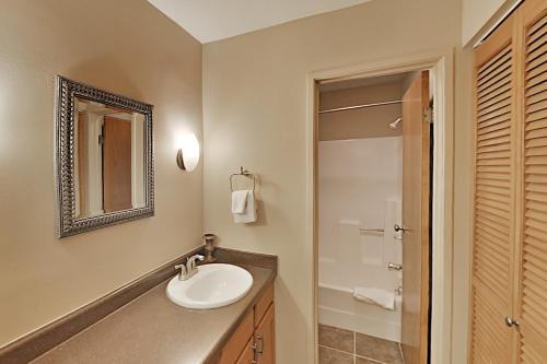 Red Pine Condominiums Unit 42