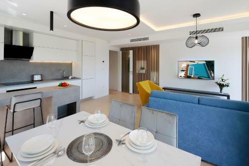 Modena Maris-new Swim-grill-relax-jacuzzi Apartments