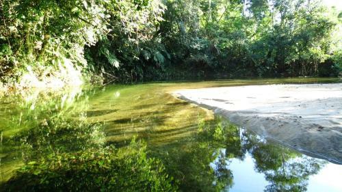 Suites Pr�ximo Ao Rio Jaguareguava Em Bertioga