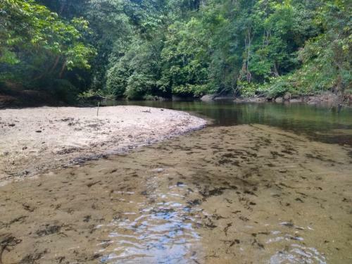 Suites Pr�ximo Ao Rio Jaguareguava Em Bertioga