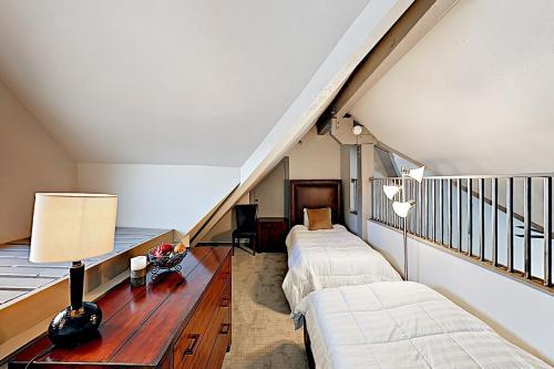 Lodge At Mountain Village #306