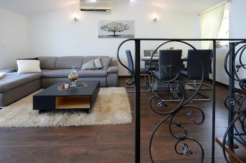 Lux Seaview Apartment Poljane