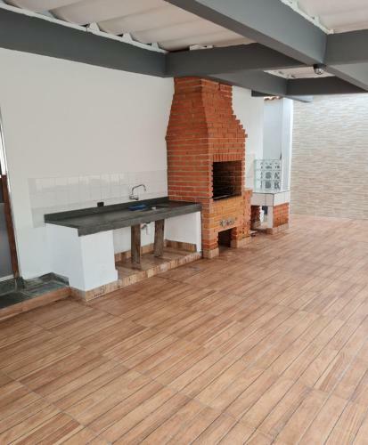 Casa Espa�osa Com Piscina A 100m Da Praia!!