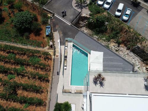 New Apartment With Swimming Pool Near The Beach