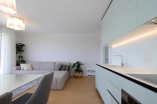 New Apartment With Swimming Pool Near The Beach