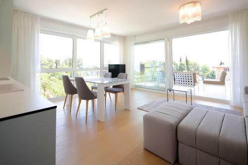 New Apartment With Swimming Pool Near The Beach