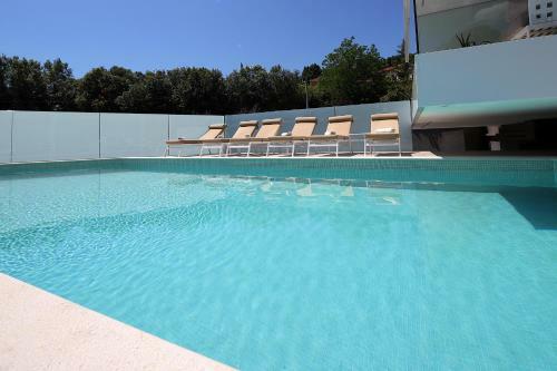 New Apartment With Swimming Pool Near The Beach