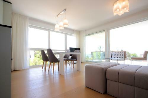 New Apartment With Swimming Pool Near The Beach