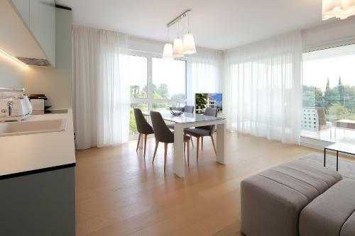 New Apartment With Swimming Pool Near The Beach