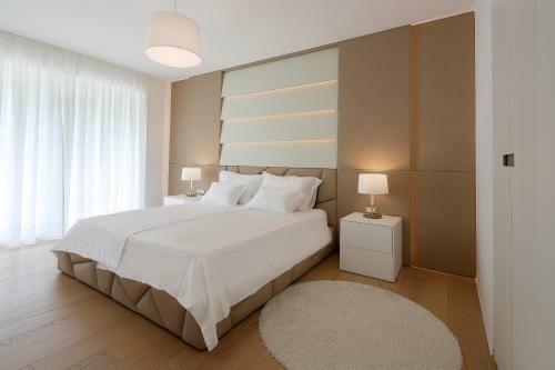 New Apartment With Swimming Pool Near The Beach