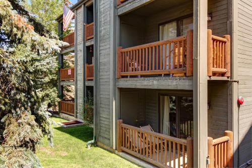 Powder Pointe Condominiums 102a