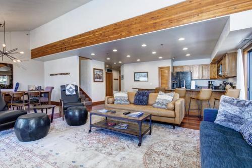 Silver Cliff Village 205