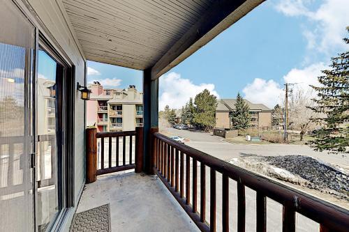 Powder Pointe Condominiums 105a