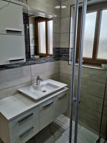 Hostal Rustic Inn River 3