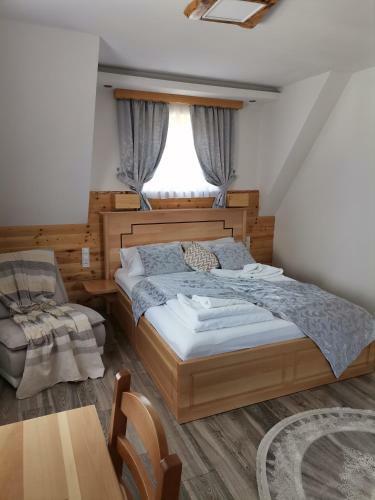 Hostal Rustic Inn River 3