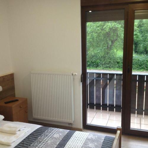 Hostal Apartments And Rooms With Parking Space Jezerce, Plitvice - 17768