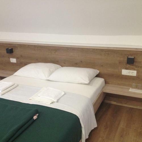 Hostal Apartments And Rooms With Parking Space Jezerce, Plitvice - 17768
