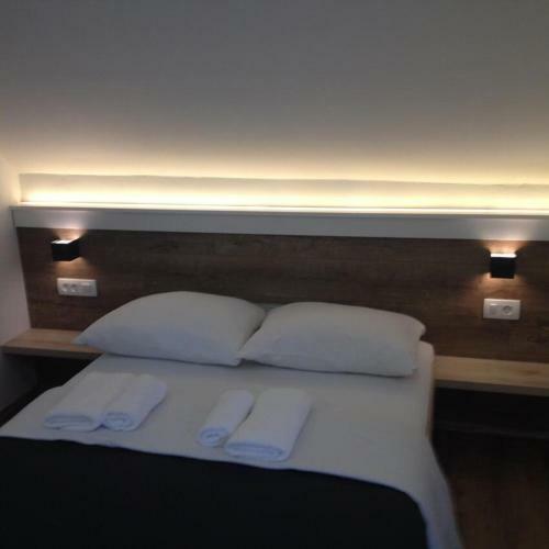 Hostal Apartments And Rooms With Parking Space Jezerce, Plitvice - 17768