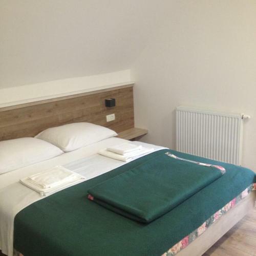 Hostal Apartments And Rooms With Parking Space Jezerce, Plitvice - 17768