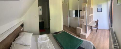 Hostal Apartments And Rooms With Parking Space Jezerce, Plitvice - 17768