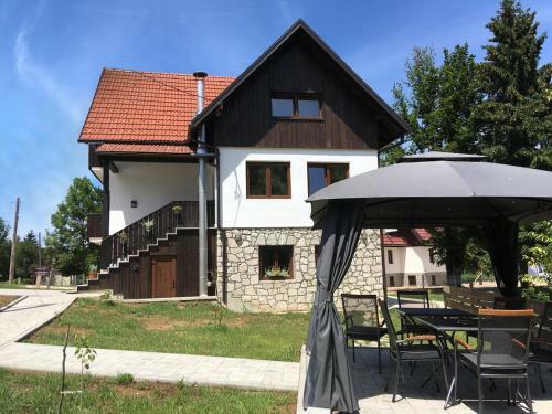 Hostal Apartments And Rooms With Parking Space Jezerce, Plitvice - 17768