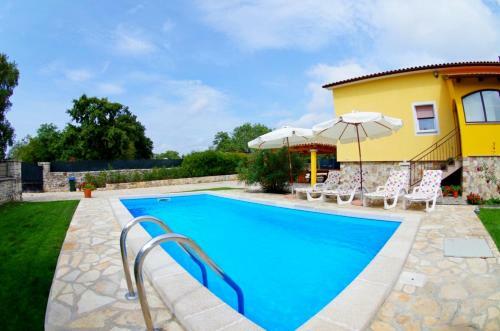 House Sandi, Village Jur?i?i