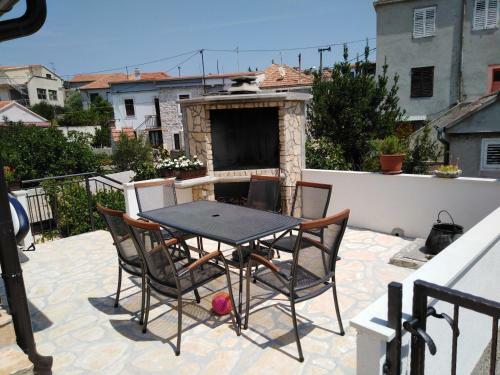 Kaprije Apartmani Tina I Ena