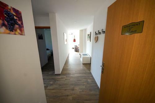 Kaprije Apartmani Tina I Ena