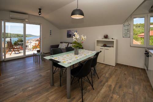 Kaprije Apartmani Tina I Ena