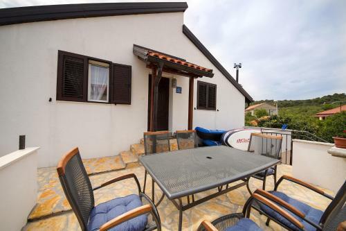 Kaprije Apartmani Tina I Ena