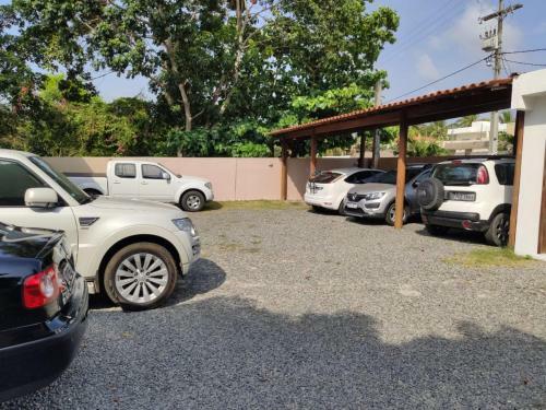 Apartamento Village Em Guarajuba Com 2/4 E Su�te